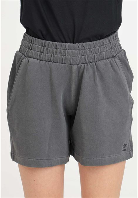 Shorts sportivo grigio da donna ESSENTIALS PLUS ADIDAS ORIGINALS | IT4284.